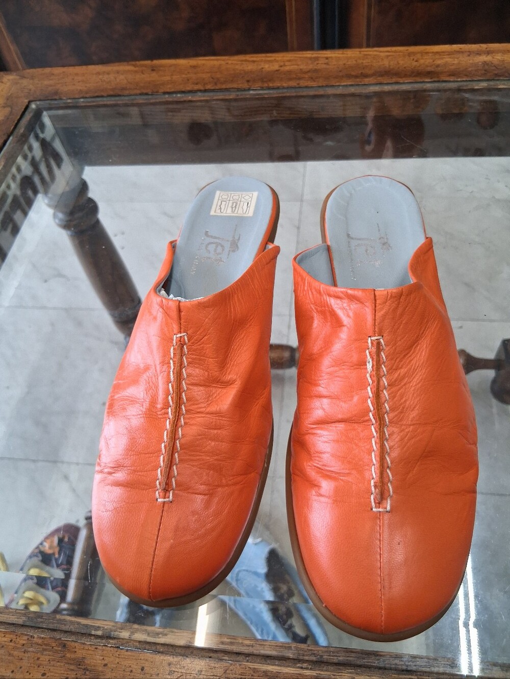Jet Made In ITALY Leather Slip On Shoes womans Sz 7